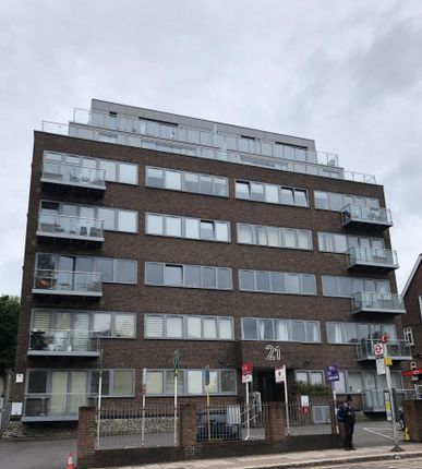 Thumbnail Flat to rent in Station Road, Barnet Herts