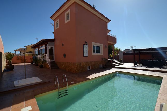 Thumbnail Villa for sale in C/ Dr. Jimenez Diaz, 24, Puerto Del Rosario, Fuerteventura, Canary Islands, Spain