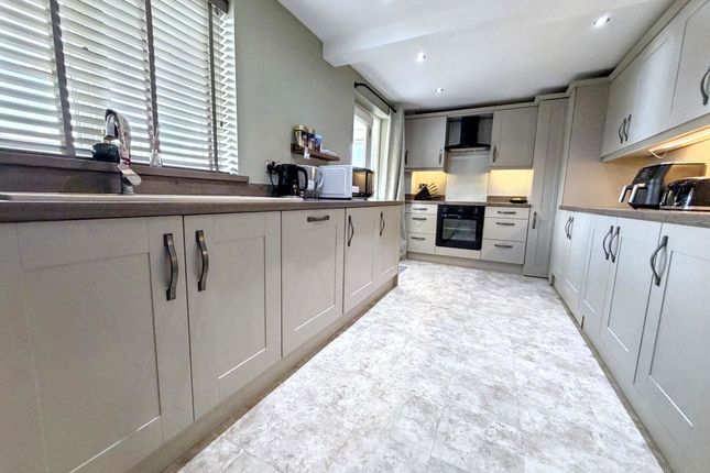 13, Lawnswood, Houghton Le Spring photo 2