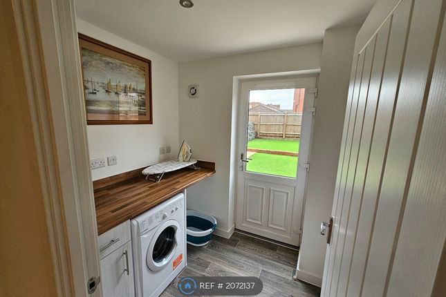 Terraced house to rent in Davidson Close, Ipswich