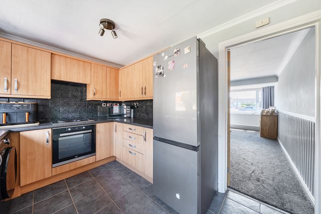 21, Howard Close, Gloucestershire photo 4
