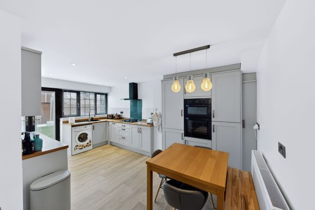 50 Collingwood Way, Bolton photo 3