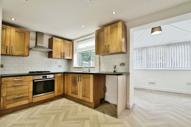 60, Ringway Road, Manchester photo 4