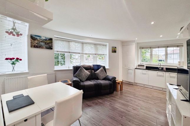 1-bed flat on Flat 4, Merillion Court, London, £300,000