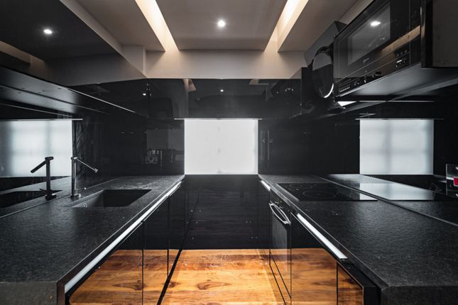 Flat Flat 20, 50, Sloane Street, London photo 4