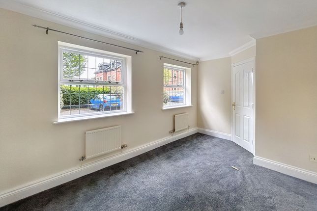 Flat to rent in Chandlers Row, Worsley