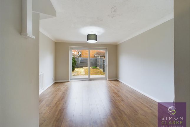 37, Fenstanton Avenue, London photo 3