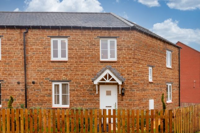 Thumbnail Semi-detached house to rent in Keepers Close, Banbury