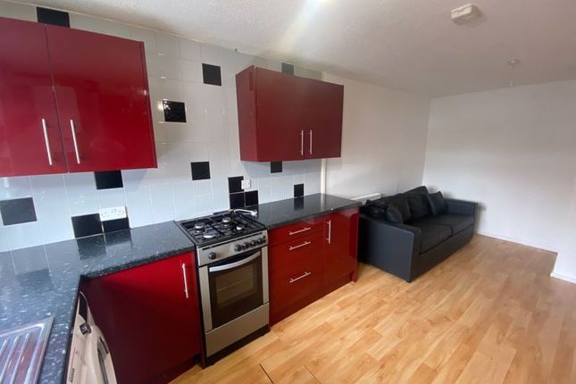 Terraced house to rent in Bank Lane, Salford