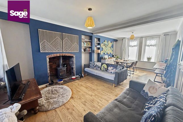 4, Hill Street, Newport photo 2