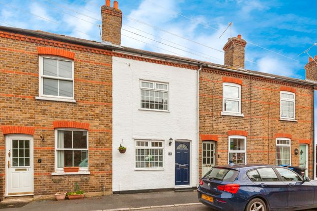 Thumbnail Terraced house for sale in Rays Avenue, Windsor