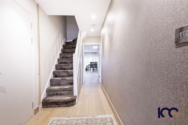 14 Victoria Avenue, Romford photo 5