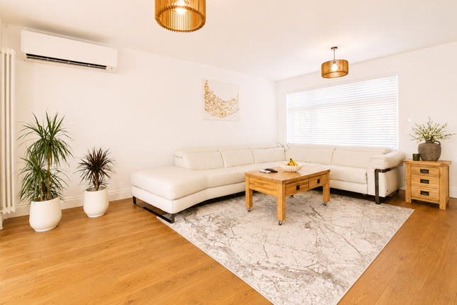 132, Maybury Road, Barking photo 3