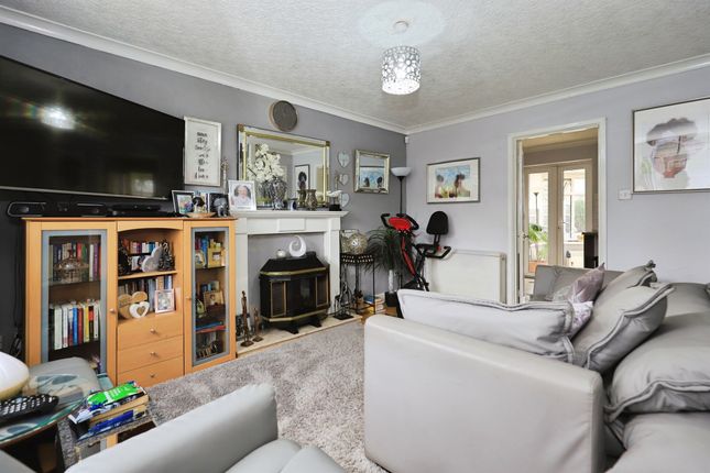 37, Ambleside Close, Bilston photo 4