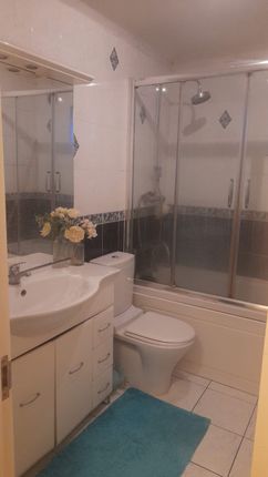 Room to rent in Cranbrook Road, Ilford