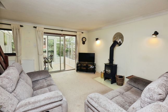 6, Burley Close, Eastleigh photo 3