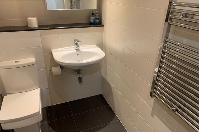 Apartment 17.12 Pink, No.1 Media City, Salford photo 5