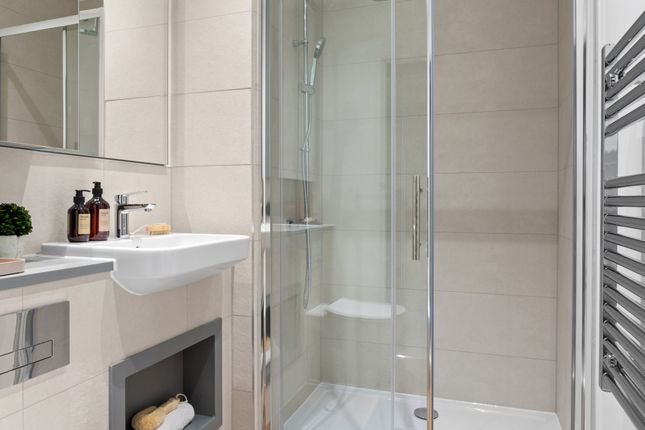 95 Plumstead Road, London photo 3