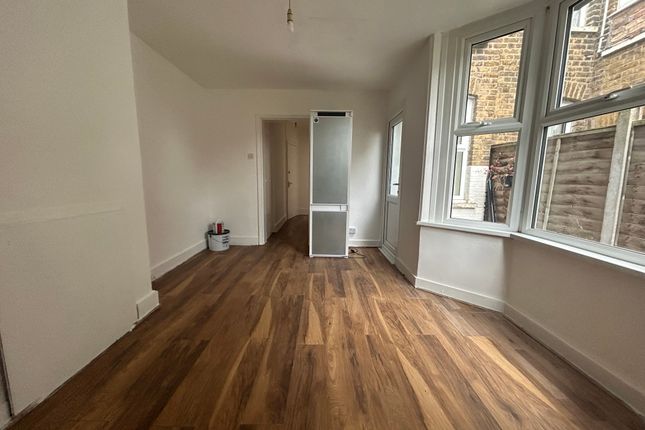 139, Nags Head Road, Enfield photo 2