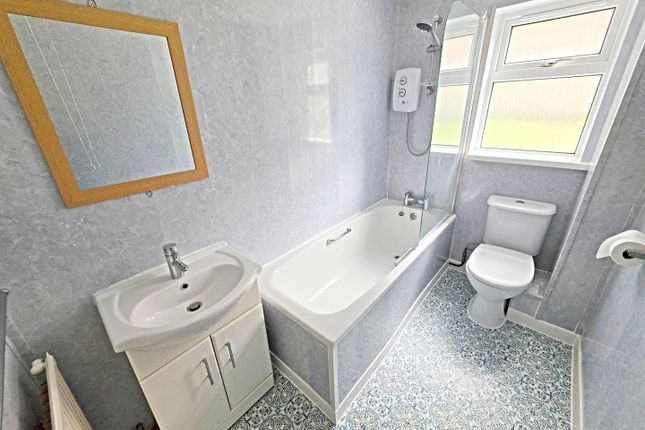 15, Graig-Yr-Helfa Road, Pontypridd photo 4
