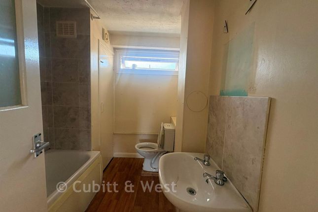 51, Lumsden Road, Southsea photo 5