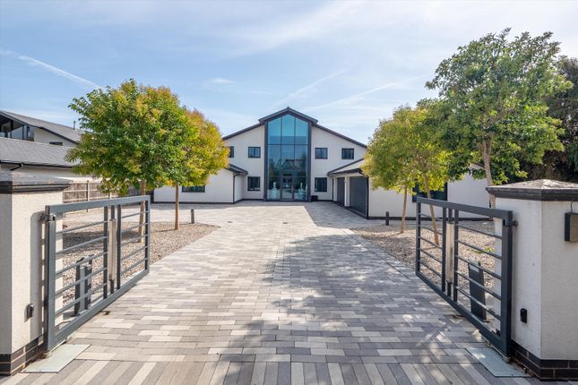 6, Avonbank Drive, Stratford-upon-Avon photo 2