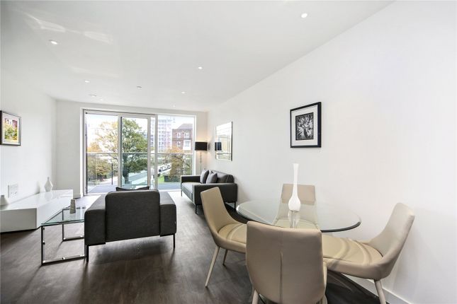 Flat 16, Skyline Apartments, Devan Grove, London photo 3