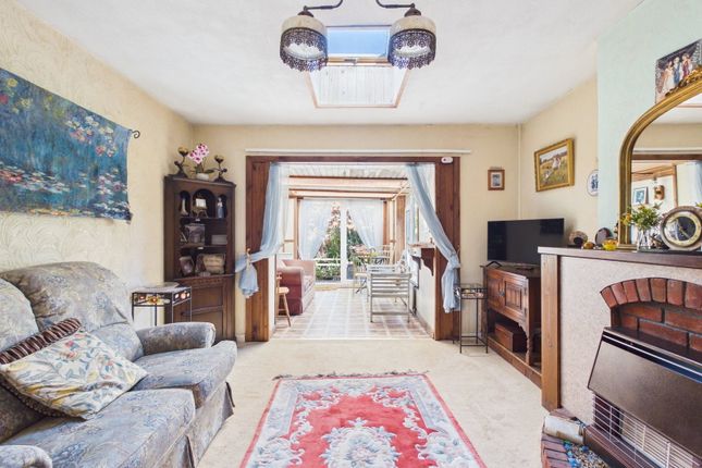 7, Fontwell Close, Worthing photo 4