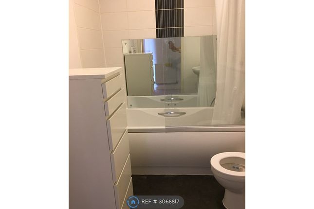 Flat, Red Kite House Deveron Drive, Tilehurst, Reading photo 4