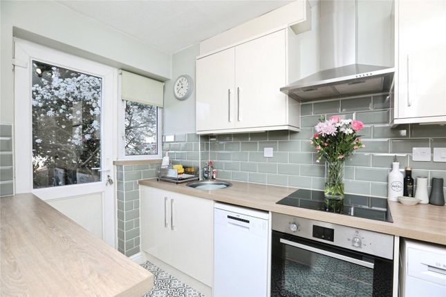 32, Hilton Drive, Kent photo 4