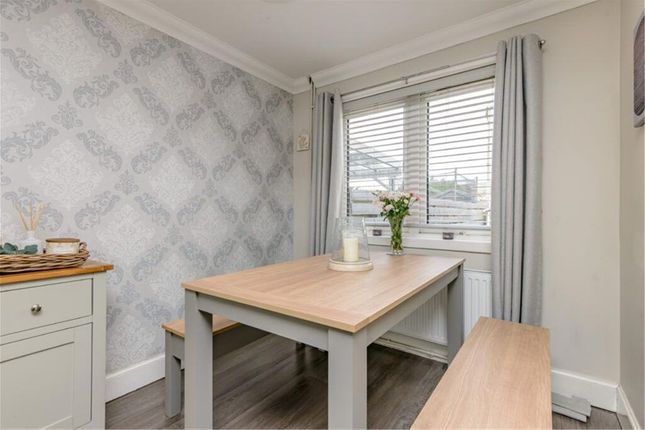 102, Gaynor Avenue, Loanhead photo 4