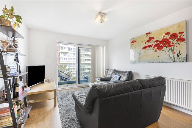 Flat for sale in Commercial Road, London