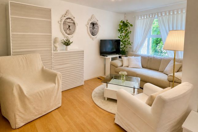 80, Rochford Drive, Luton photo 3