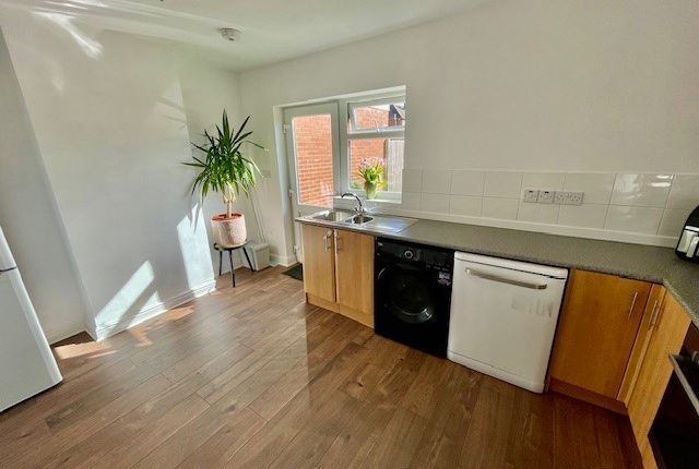 10, Silverhill Road, Derby photo 4