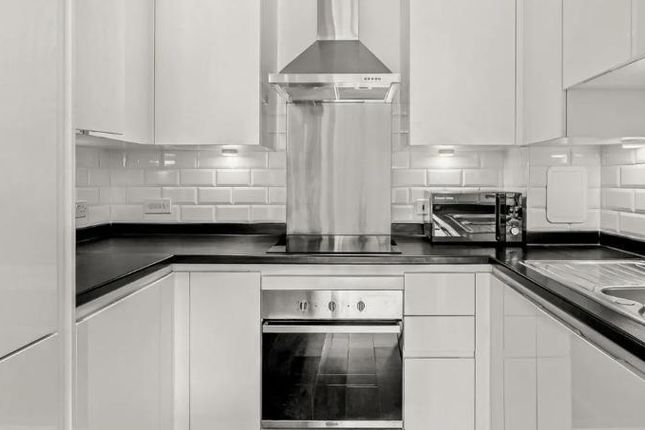 ., Duckman Tower, Lincoln Plaza, London photo 3