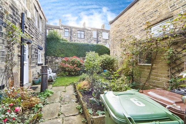 9, West End Road, Pudsey photo 2