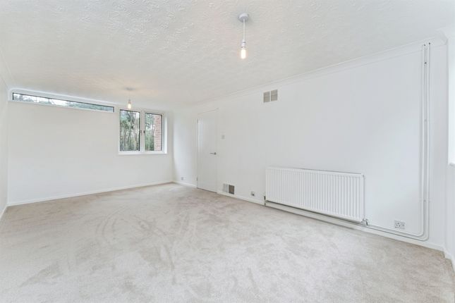 1, Clare Close, Bury St. Edmunds photo 3