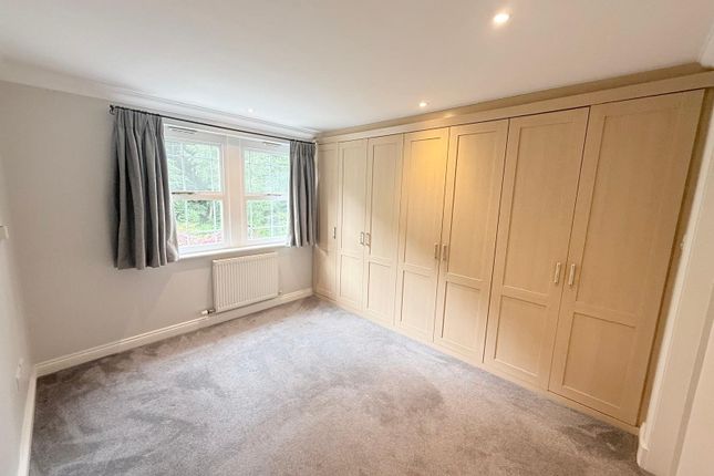 40, Brodrick Drive, West Yorkshire photo 4