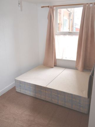 Terraced house to rent in Leicester Street, Leamington Spa