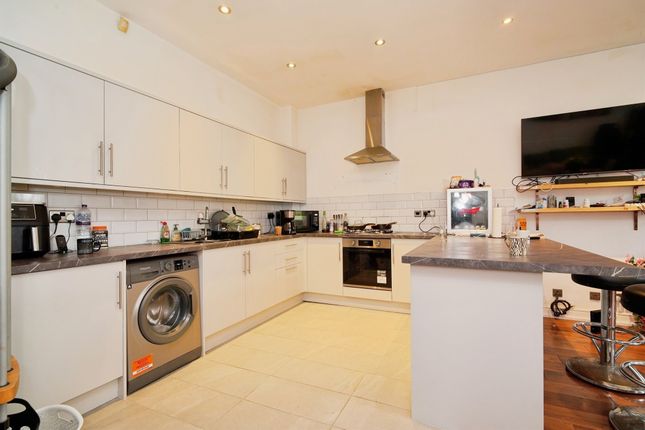 Apartment 1, 125, Racecommon Road, Barnsley photo 4