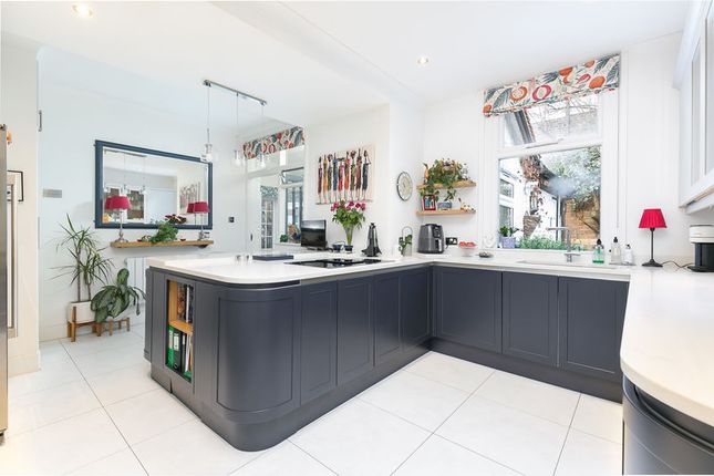 23, Riddlesdown Road, Purley photo 2