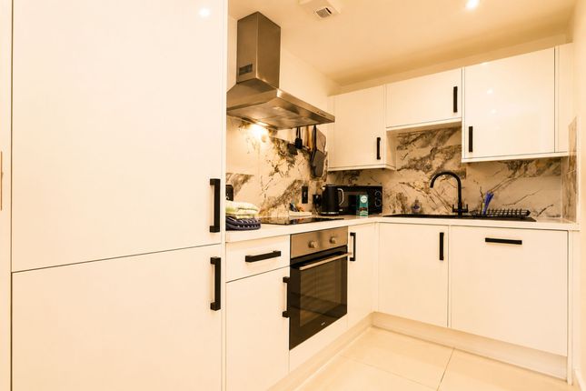 Flat 16, Crest Court The Crescent, Newquay photo 4