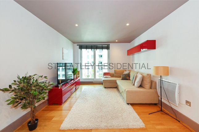Thumbnail Flat for sale in Flagstaff, 10 St George Wharf, London