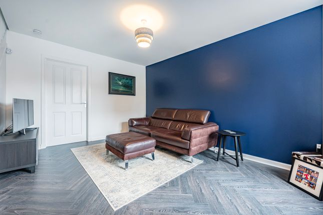 6 Rigby Gardens, Carntyne, Glasgow photo 5