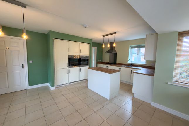 1, Queensbury Park Drive, Derby photo 4