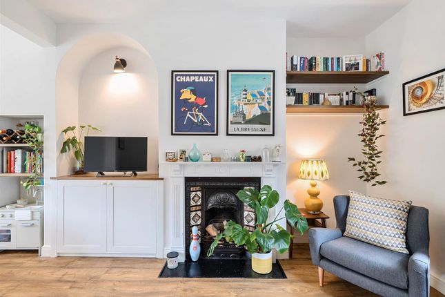 21, Midland Terrace, London photo 3