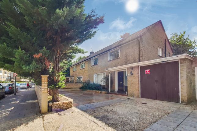 Thumbnail Detached house to rent in Heathfield Road, Wandsworth