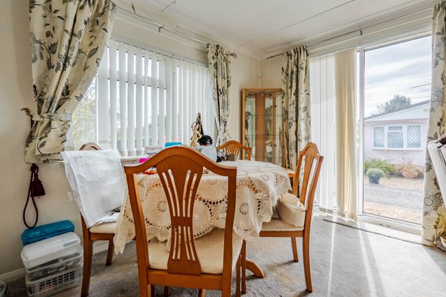 18, Brickhill Farm Park Homes, Pepperstock photo 4