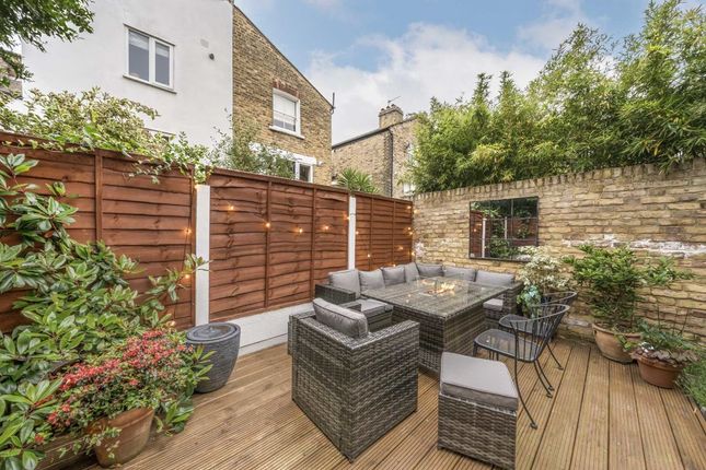 Flat for sale in Ronalds Road, London