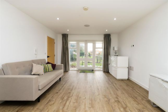26 Arlington House, 1 Park Lodge Avenue, West Drayton photo 3